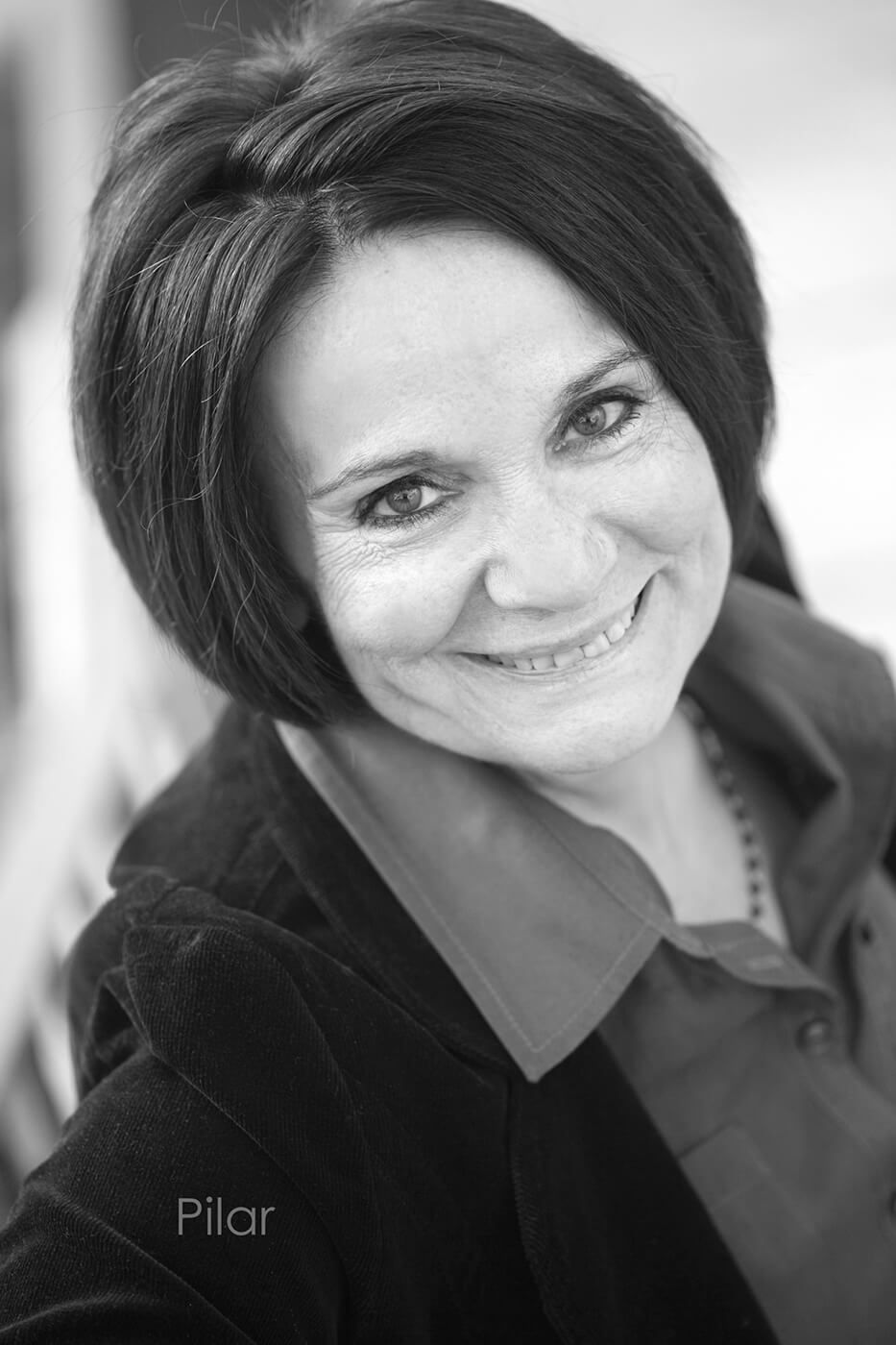 Pilar, profesora de Sevillanas, Rumba, Flamenco y Baile de Salón